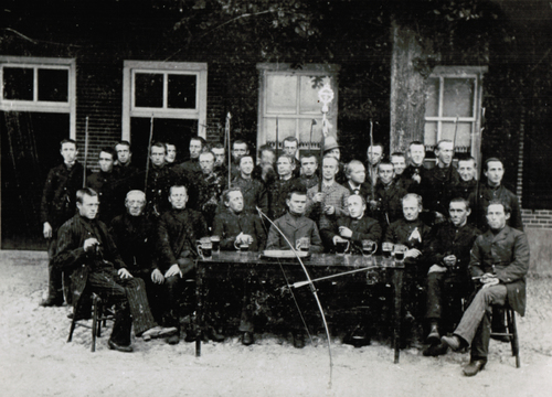 Foto van handboogschutterij Concordia uit Zeeland. (Foto: 29 mei 1893, Heemkundekring Zeeland)
